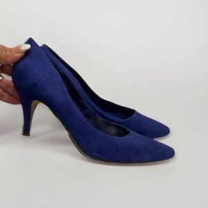 Hennes & Maurltz Women Pumps Size 7 Blue Suede Pointed Toe kitten heels.